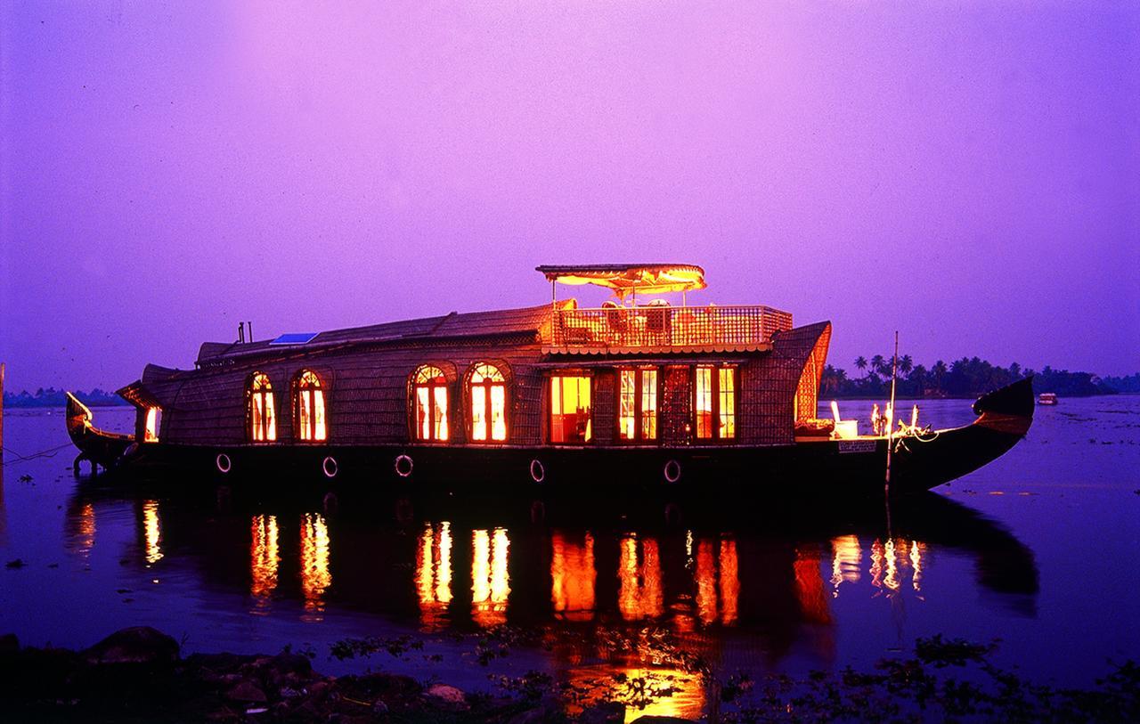 Soma Jyothi Houseboats Hotel Alappuzha Exterior photo