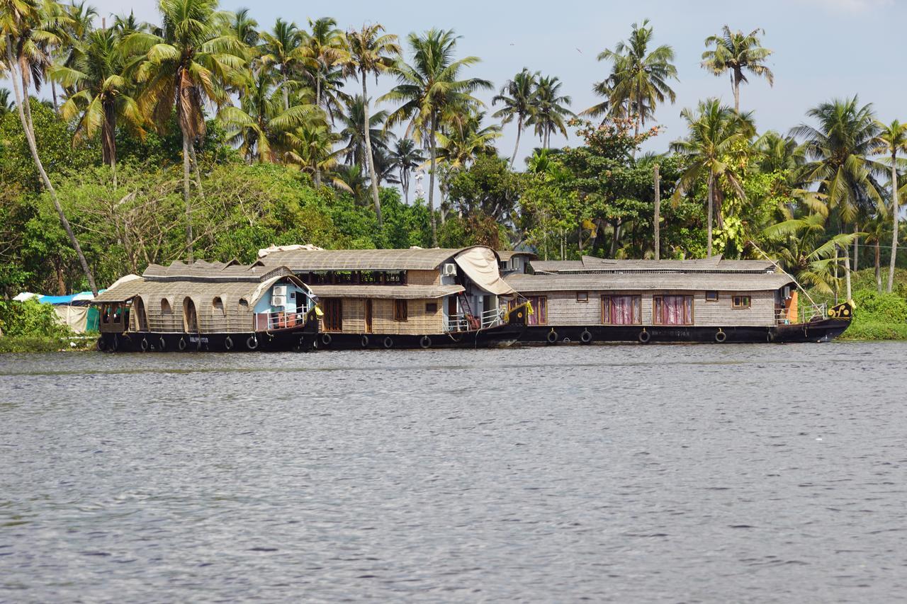 Soma Jyothi Houseboats Hotel Alappuzha Exterior photo